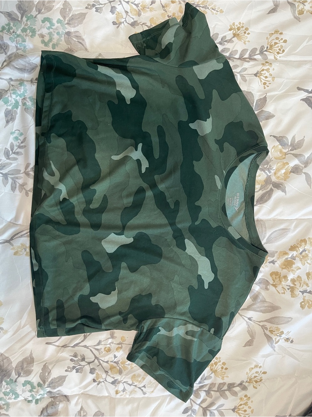 Old Navy Green Camo Short Sleeve Tee